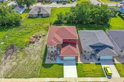 View/Area - 15243 7th Ave, Phoenix, IL 60426 photo 2 of 5