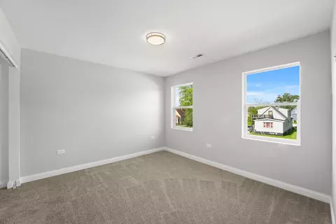 Bedroom - 15243 7th Ave, Phoenix, IL 60426 photo 2 of 9