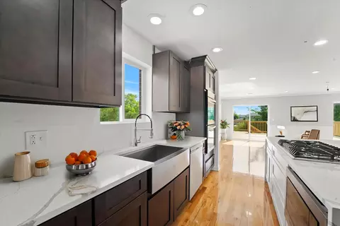 Kitchen - 15243 7th Ave, Phoenix, IL 60426 photo 4 of 5