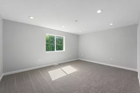 Bedroom - 15243 7th Ave, Phoenix, IL 60426 photo 6 of 9