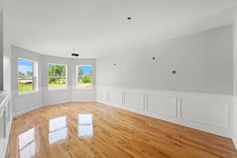 Living - 15243 7th Ave, Phoenix, IL 60426 photo 1 of 10
