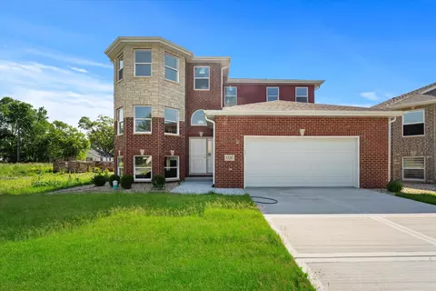 Exterior - 15243 7th Ave, Phoenix, IL 60426 photo 5 of 7