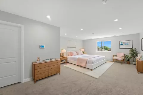 Bedroom - 15243 7th Ave, Phoenix, IL 60426 photo 1 of 9