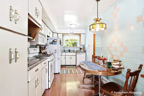 Kitchen - 814 N River Rd, Mchenry, IL 60051 photo 1 of 5