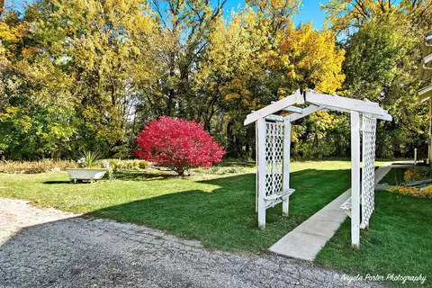 Exterior - 814 N River Rd, Mchenry, IL 60051 photo 6 of 7