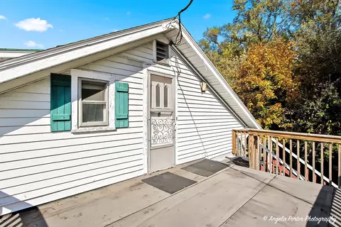 Exterior - 814 N River Rd, Mchenry, IL 60051 photo 3 of 7