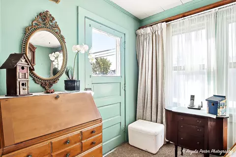 Entry Way - 814 N River Rd, Mchenry, IL 60051 photo 1 of 2