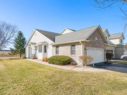 340 Manning Dr, Dekalb, IL 60115