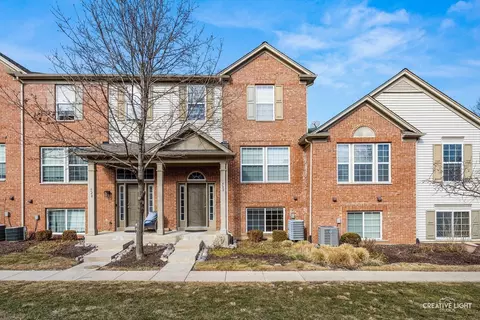 530 Conservatory Ln #530, Aurora, IL 60502