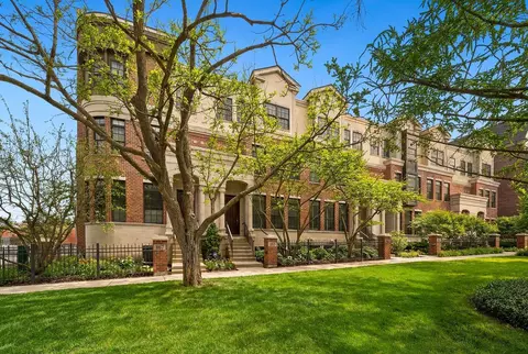 865 Laurel Ave, Highland Park, IL 60035