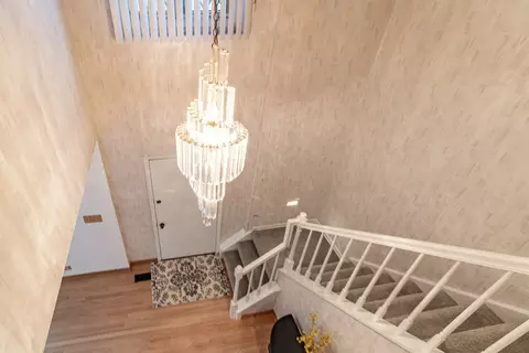 Entry Way - 1265 Devonshire Rd, Buffalo Grove, IL 60089 photo 3 of 3