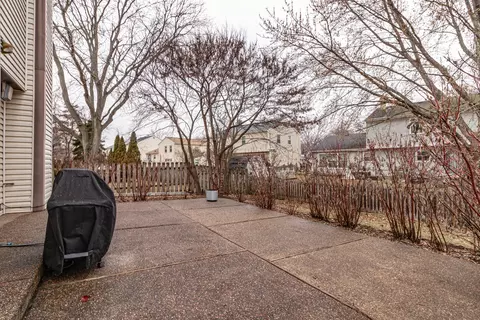 Exterior - 1265 Devonshire Rd, Buffalo Grove, IL 60089 photo 5 of 10
