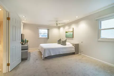 Bedroom - 1265 Devonshire Rd, Buffalo Grove, IL 60089 photo 1 of 6