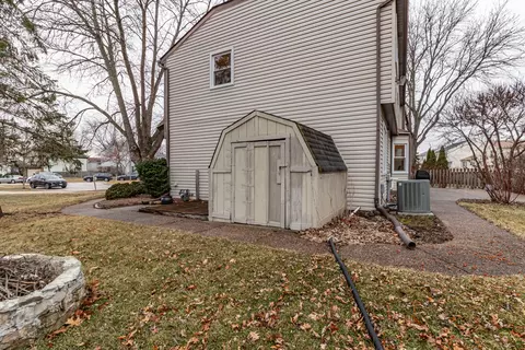 Exterior - 1265 Devonshire Rd, Buffalo Grove, IL 60089 photo 9 of 10