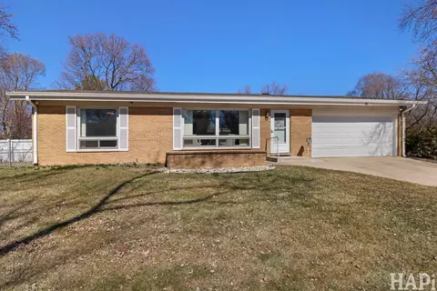 86 Mariposa Ave, Waukegan, IL 60087