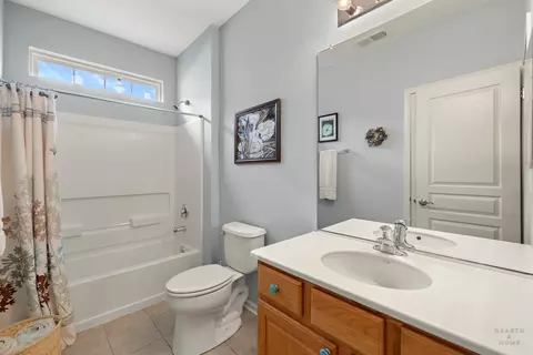Bath - Undisclosed, Elgin, IL 60124 photo 1 of 3