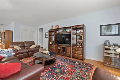 Living - Undisclosed, Elgin, IL 60124 photo 3 of 4