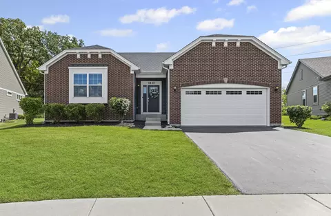 1117 Black Cherry Dr, Crystal Lake, IL 60012