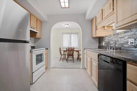 Kitchen - 1600 Northbrook #B9, Normal, IL 61761 photo 2 of 2