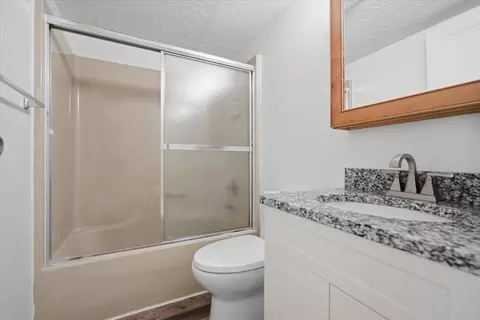 Bath - 1600 Northbrook #B9, Normal, IL 61761 photo 1 of 2