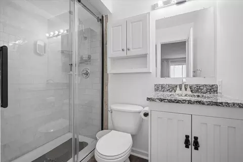 Bath - 1600 Northbrook #B9, Normal, IL 61761 photo 2 of 2