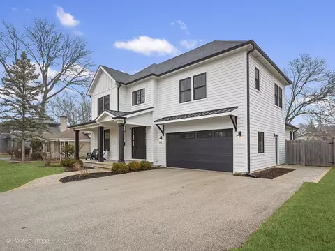 911 Echo Ln, Glenview, IL 60025 photo 2