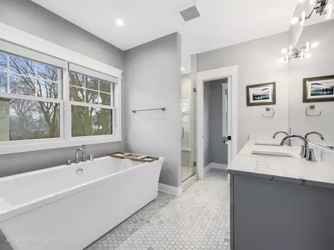 911 Echo Ln, Glenview, IL 60025 photo 24