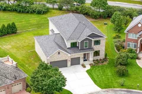 235 Plainfield Ct, Vernon Hills, IL 60061