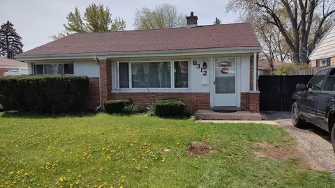 8312 N Milwaukee Ave, Niles, IL 60714