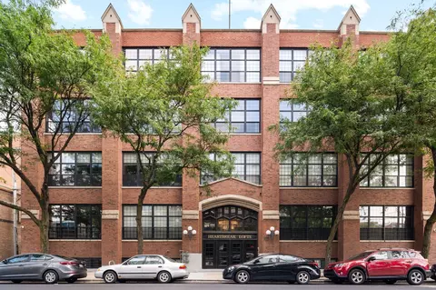 17 N Loomis St #4D, Chicago, IL 60607