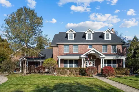 2142 Harrison St, Glenview, IL 60025