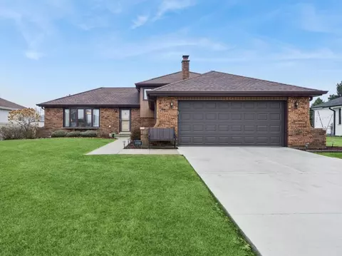 8845 Wheeler Dr, Orland Park, IL 60462