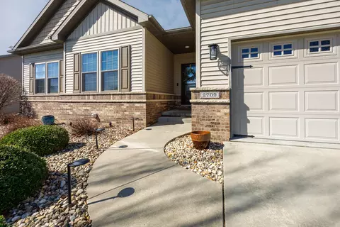 Exterior - 2709 Piney Run, Bloomington, IL 61705 photo 2 of 10