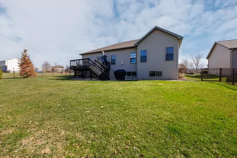 Exterior - 2709 Piney Run, Bloomington, IL 61705 photo 7 of 10