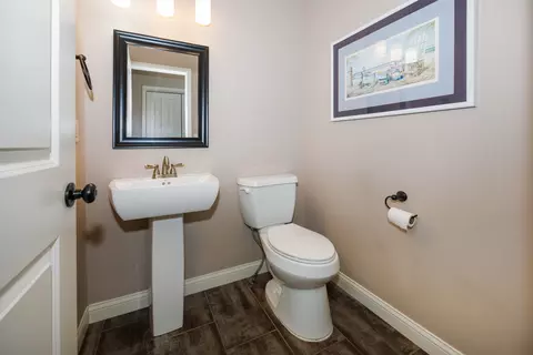 Bath - 2709 Piney Run, Bloomington, IL 61705 photo 1 of 5