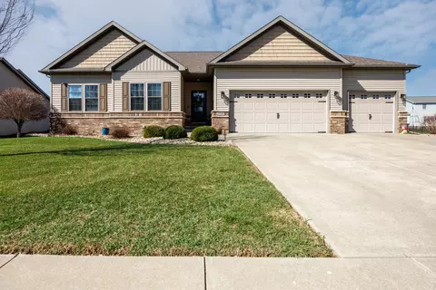 2709 Piney Run, Bloomington, IL 61705