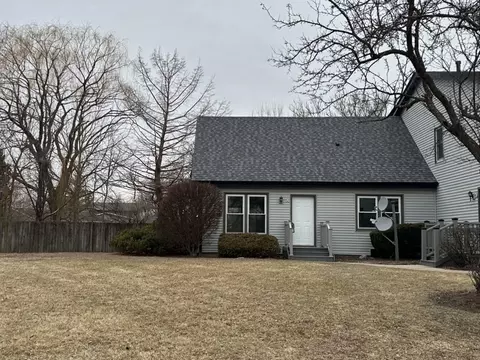 1322 Croton Ct #A, Aurora, IL 60506