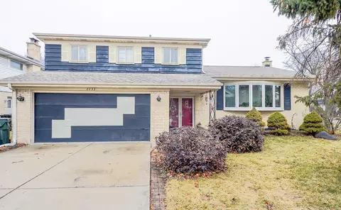 2433 S Shag Bark Trl, Arlington Heights, IL 60005
