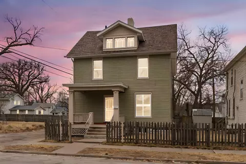 1320 Grand Ave, Davenport, IA 52803
