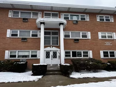 520 N Wolf Rd #203, Hillside, IL 60162