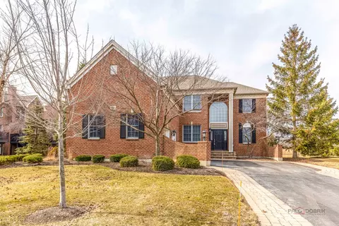 17 Tournament Dr S, Hawthorn Woods, IL 60047