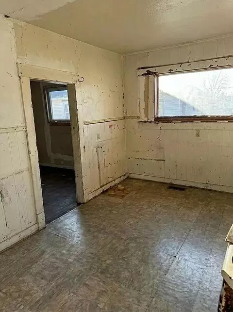 Kitchen - 2516 Pine Ave, Mattoon, IL 61938 photo 1 of 2