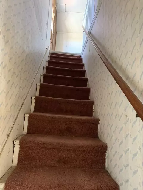 Entry Way - 2516 Pine Ave, Mattoon, IL 61938 photo 1 of 1