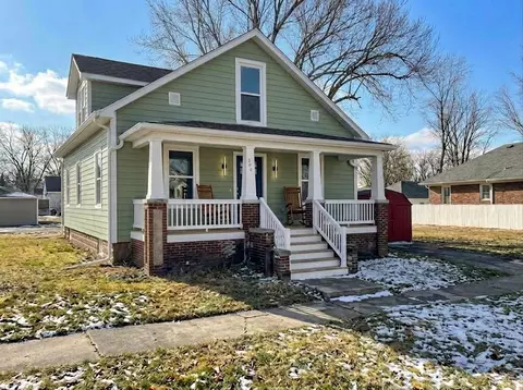 Exterior - 2516 Pine Ave, Mattoon, IL 61938 photo 4 of 4