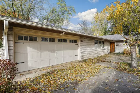713 Lois Pl, Joliet, IL 60435