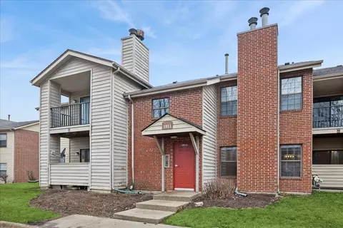 1911 N Hicks Rd #103, Palatine, IL 60074