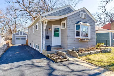 367 N Lake St, Grayslake, IL 60030