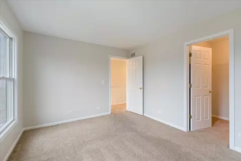 Bedroom - 1294 Hunters Rdg E, Hoffman Estates, IL 60192 photo 3 of 4