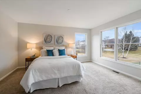 Bedroom - 1294 Hunters Rdg E, Hoffman Estates, IL 60192 photo 1 of 4