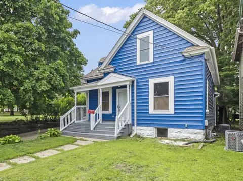 1722 Charles St, Rockford, IL 61104